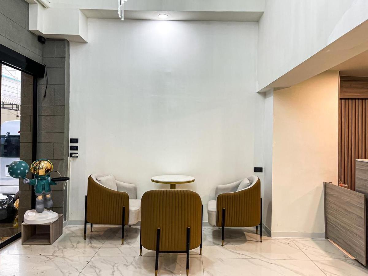 Nona Hotel, Bangkok Makkasan 外观 照片