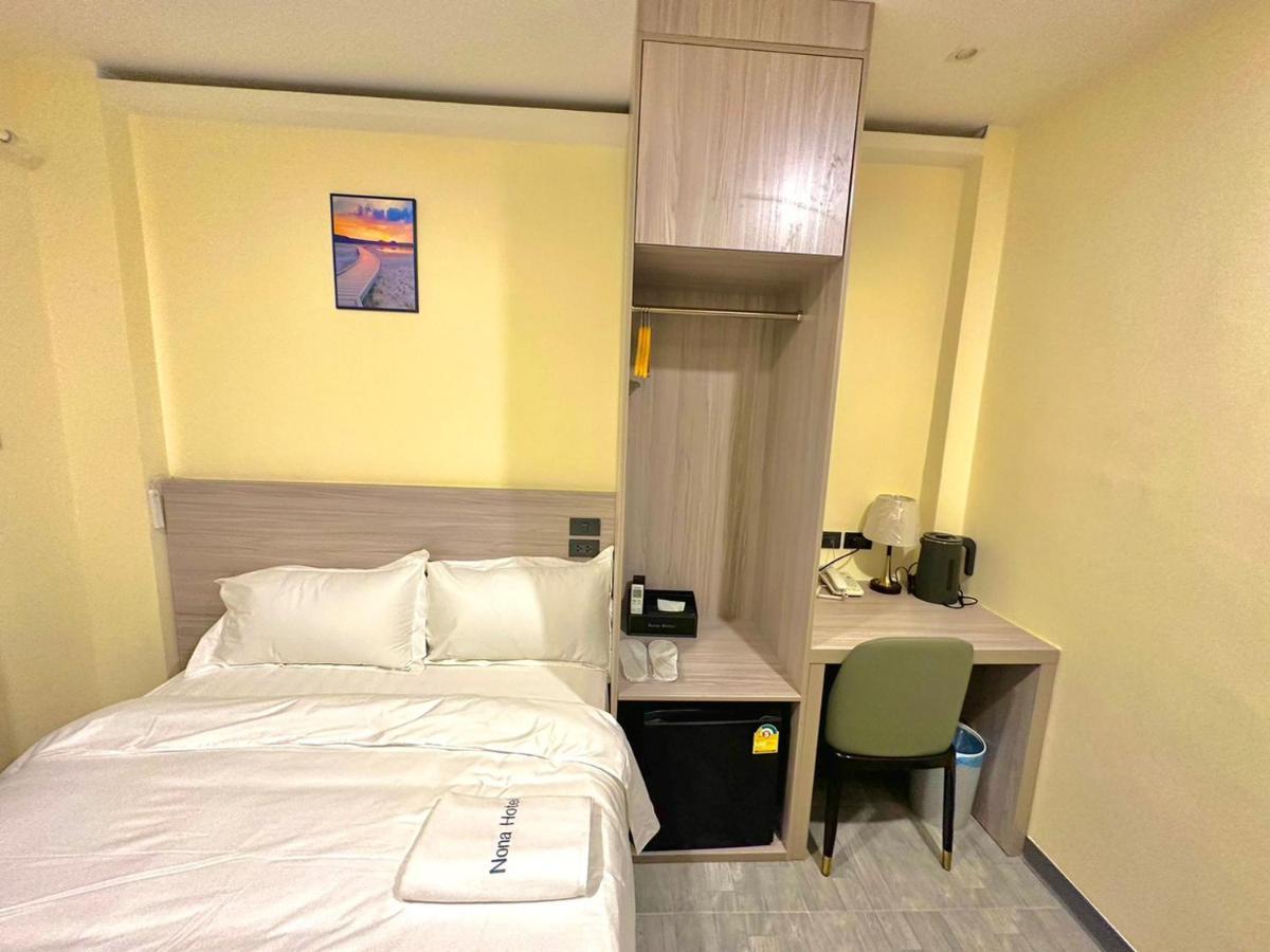 Nona Hotel, Bangkok Makkasan 外观 照片